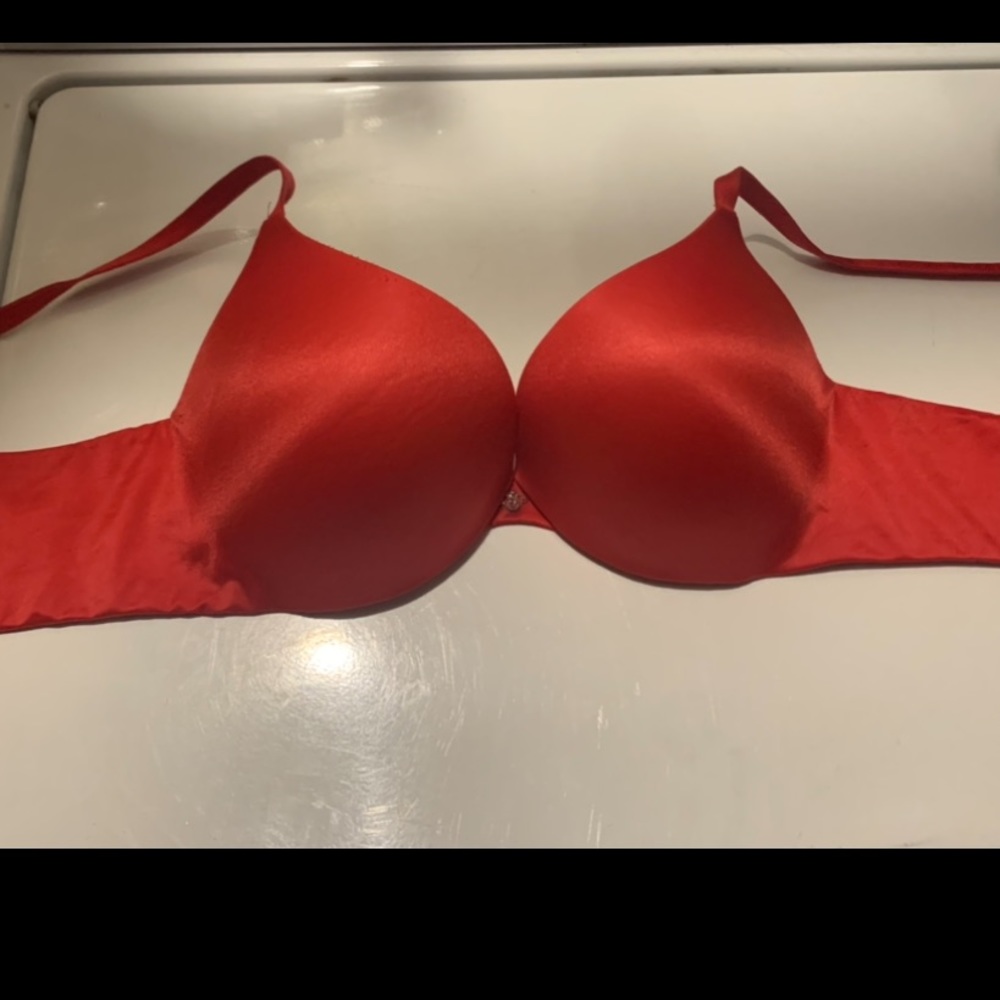 NWOT Victorias Secret So
Obsessed Push Up bra 36C